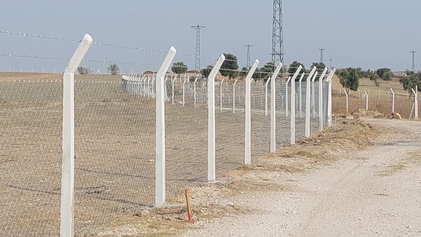 240cm Eğimli Beton Çit Direkleri